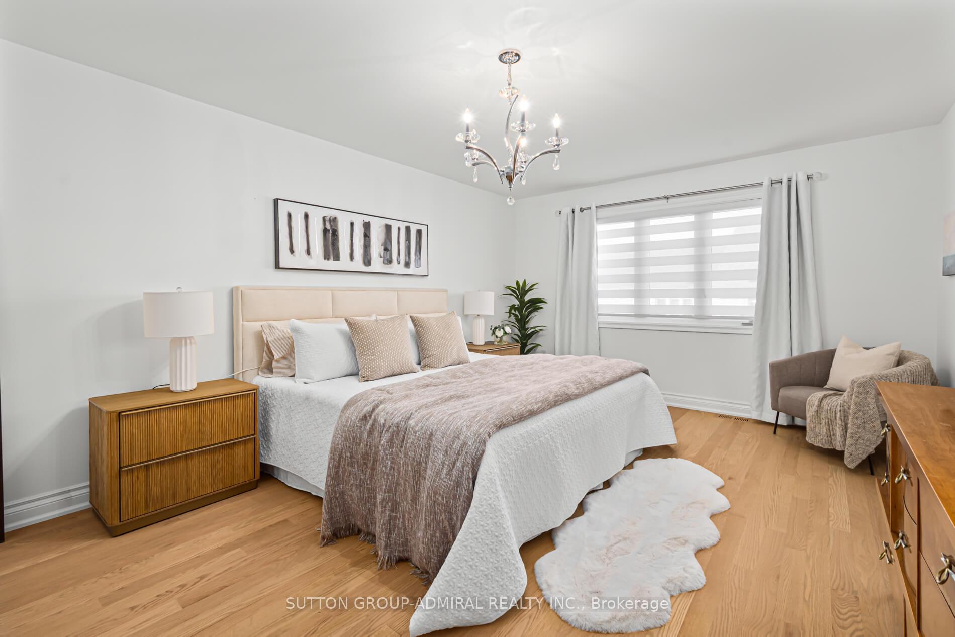 Photo 19 of 10 Oak Park Crescent, Vaughan, Rural Vaughan — HOMEH