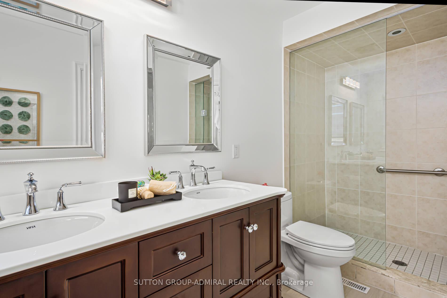 Photo 22 of 10 Oak Park Crescent, Vaughan, Rural Vaughan — HOMEH