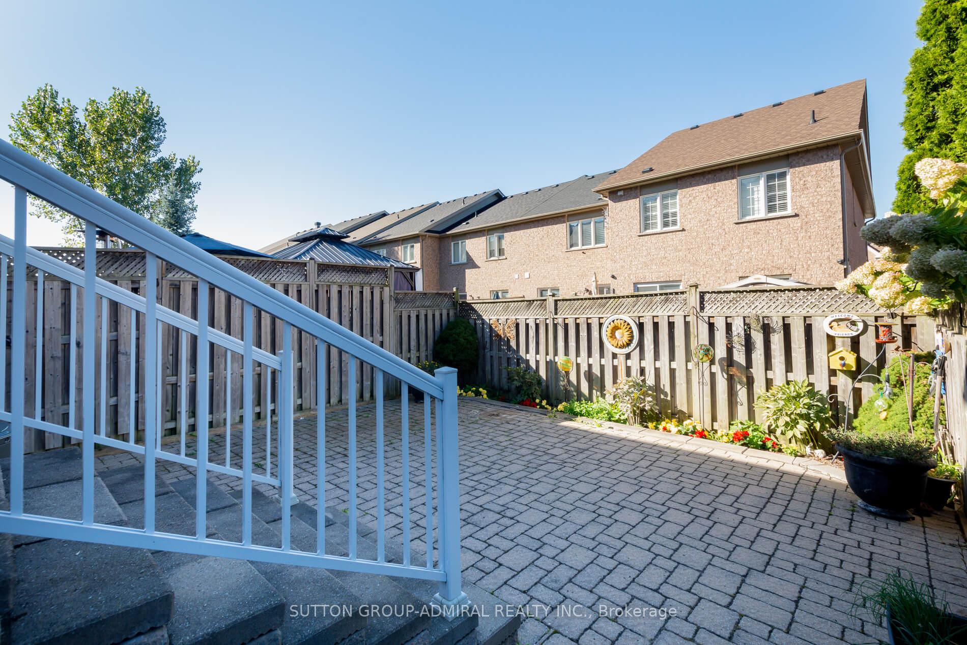 Photo 26 of 10 Oak Park Crescent, Vaughan, Rural Vaughan — HOMEH