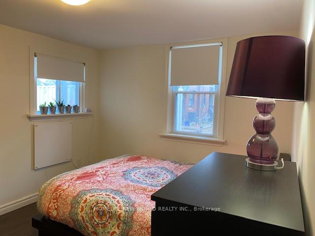 Photo 4 of Unit Unit C, 8 Roslin Avenue, Waterloo, Uptown West — HOMEH