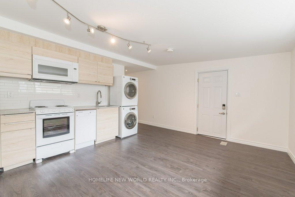 Photo 10 of Unit Unit C, 8 Roslin Avenue, Waterloo, Uptown West — HOMEH