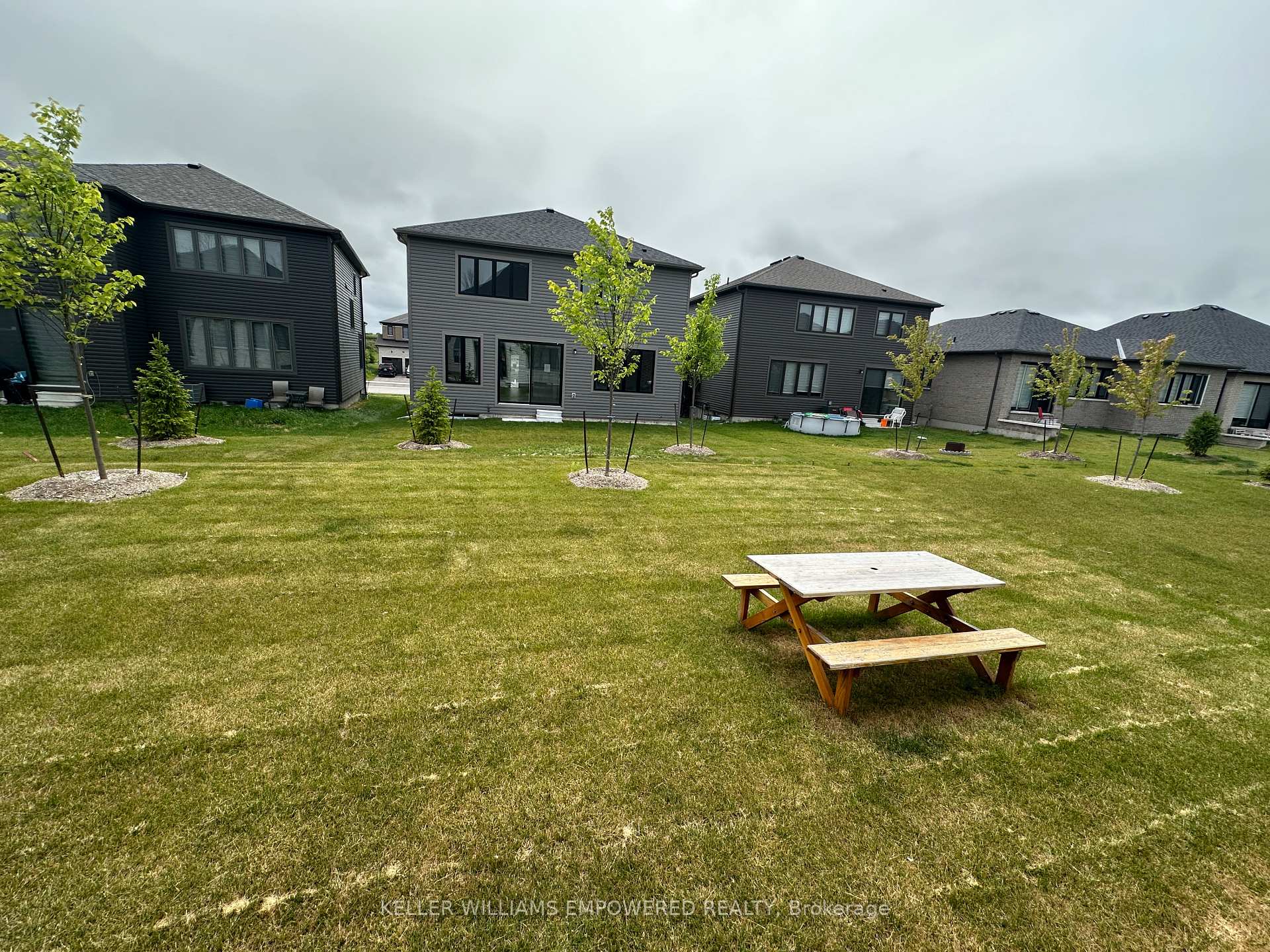 Photo 12 of 38 Del Ray Crescent, Wasaga Beach — HOMEH