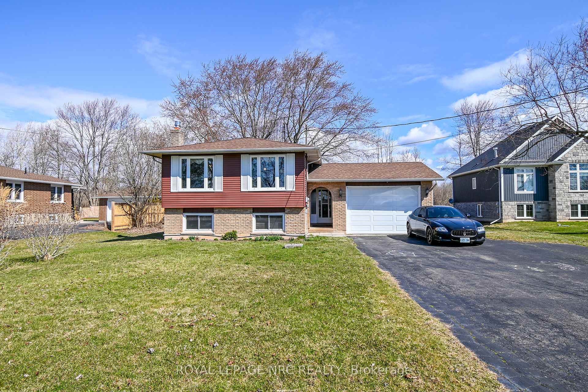 Front of 10960 Lakeshore Road