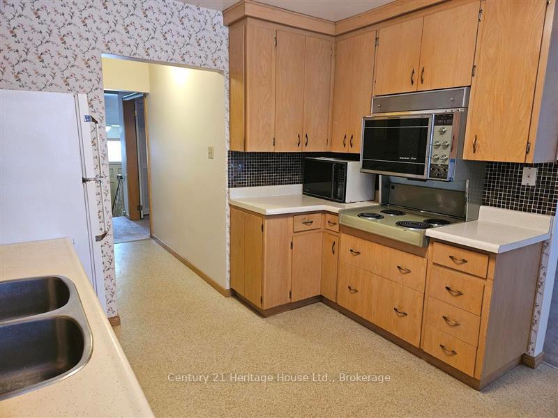 Photo 7 of 241 Hemlock Street, Waterloo — HOMEH