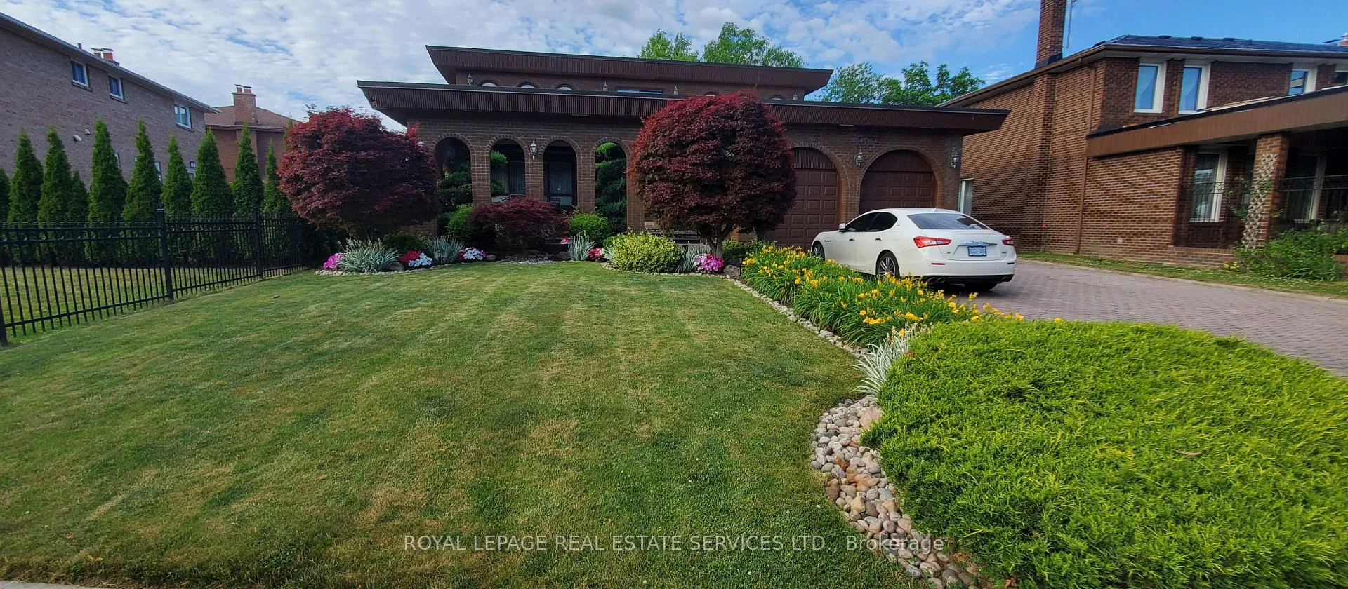 Front of 44 Wigwoss Drive
