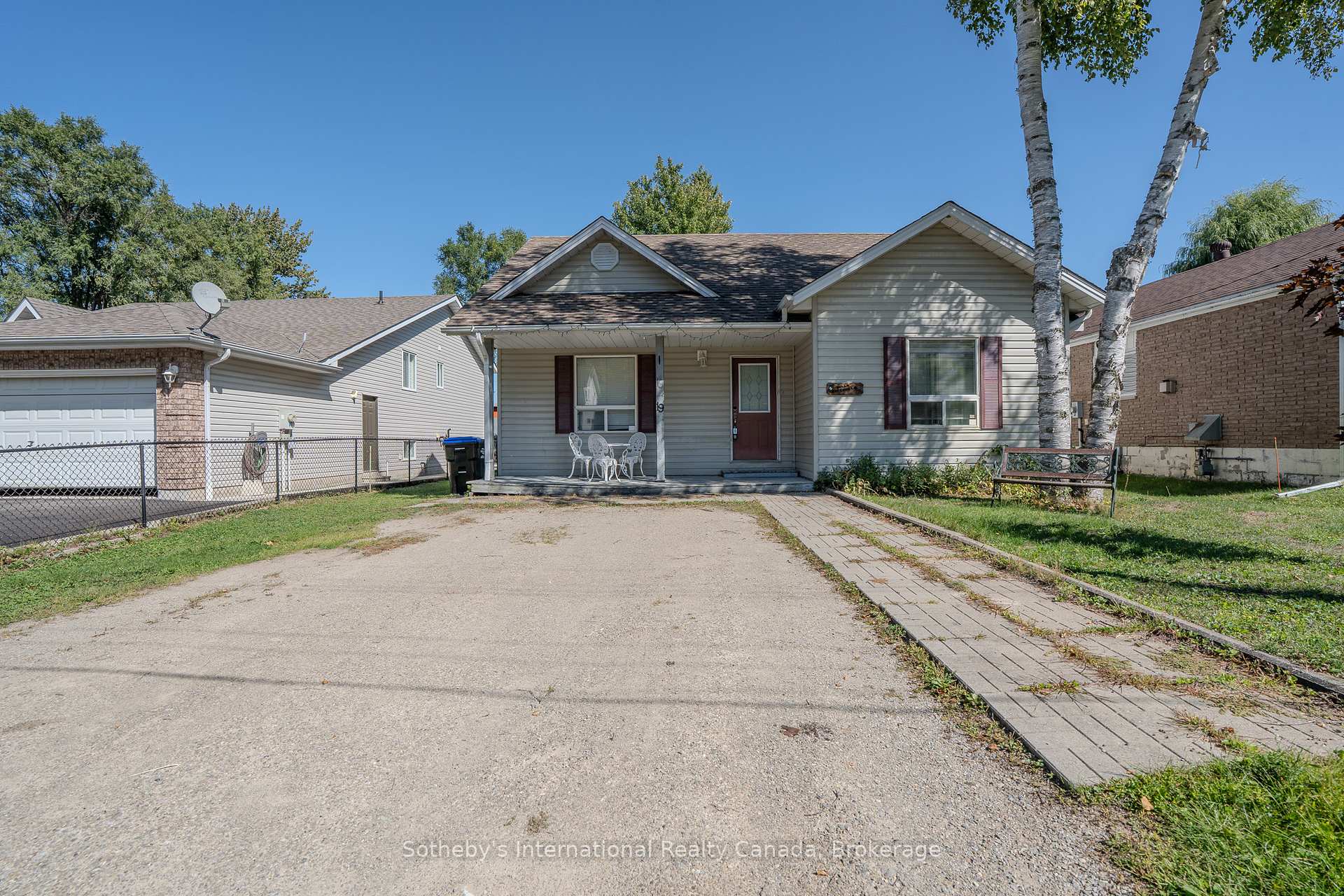 Photo 1 of 19 47th Street S, Wasaga Beach — HOMEH