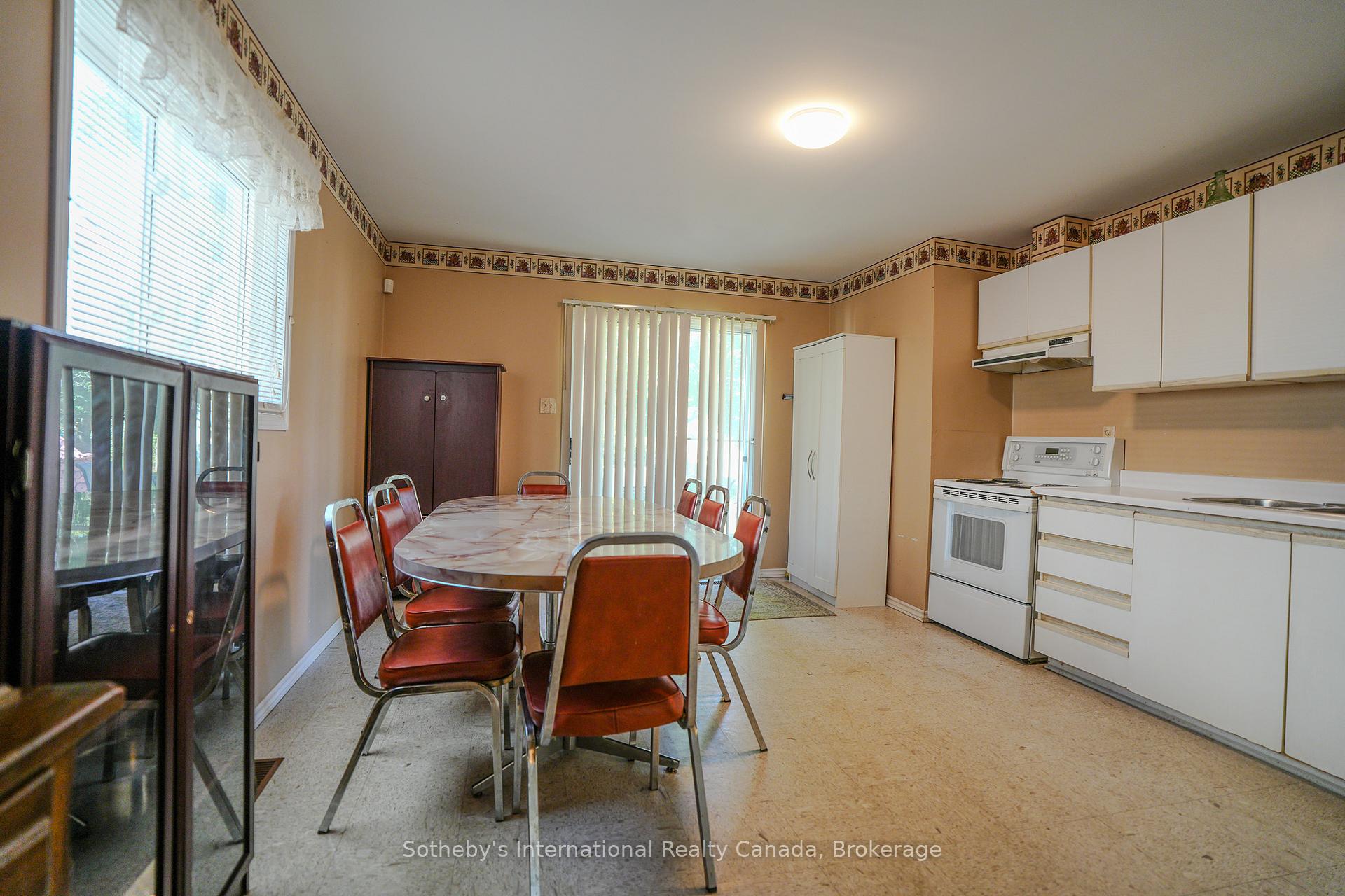 Photo 12 of 19 47th Street S, Wasaga Beach — HOMEH