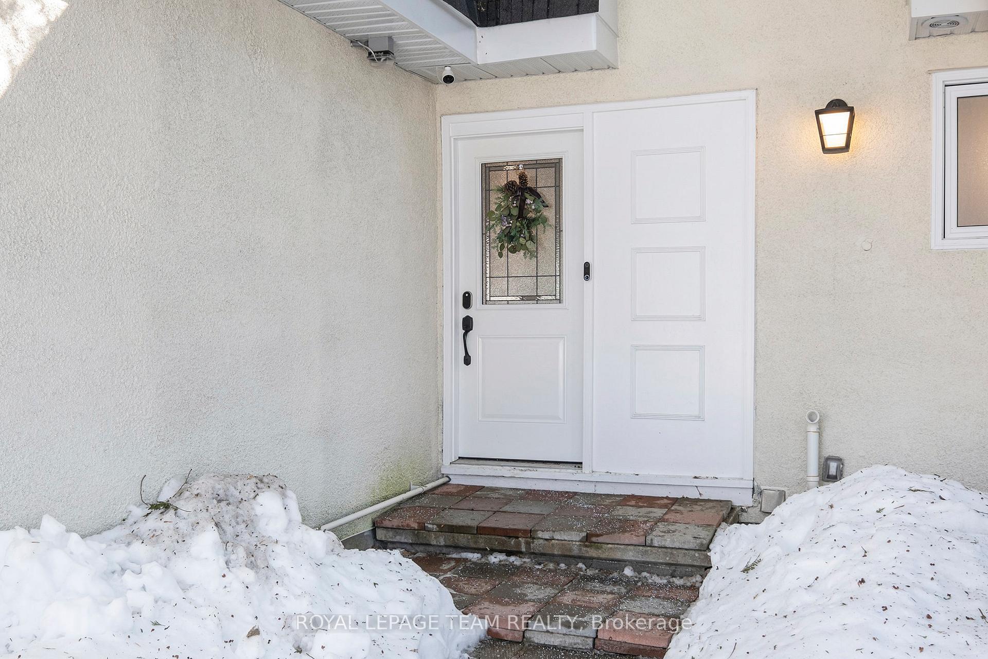 Photo 3 of 70 Cymbeline Drive, Ottawa, Westcliffe Estates — HOMEH