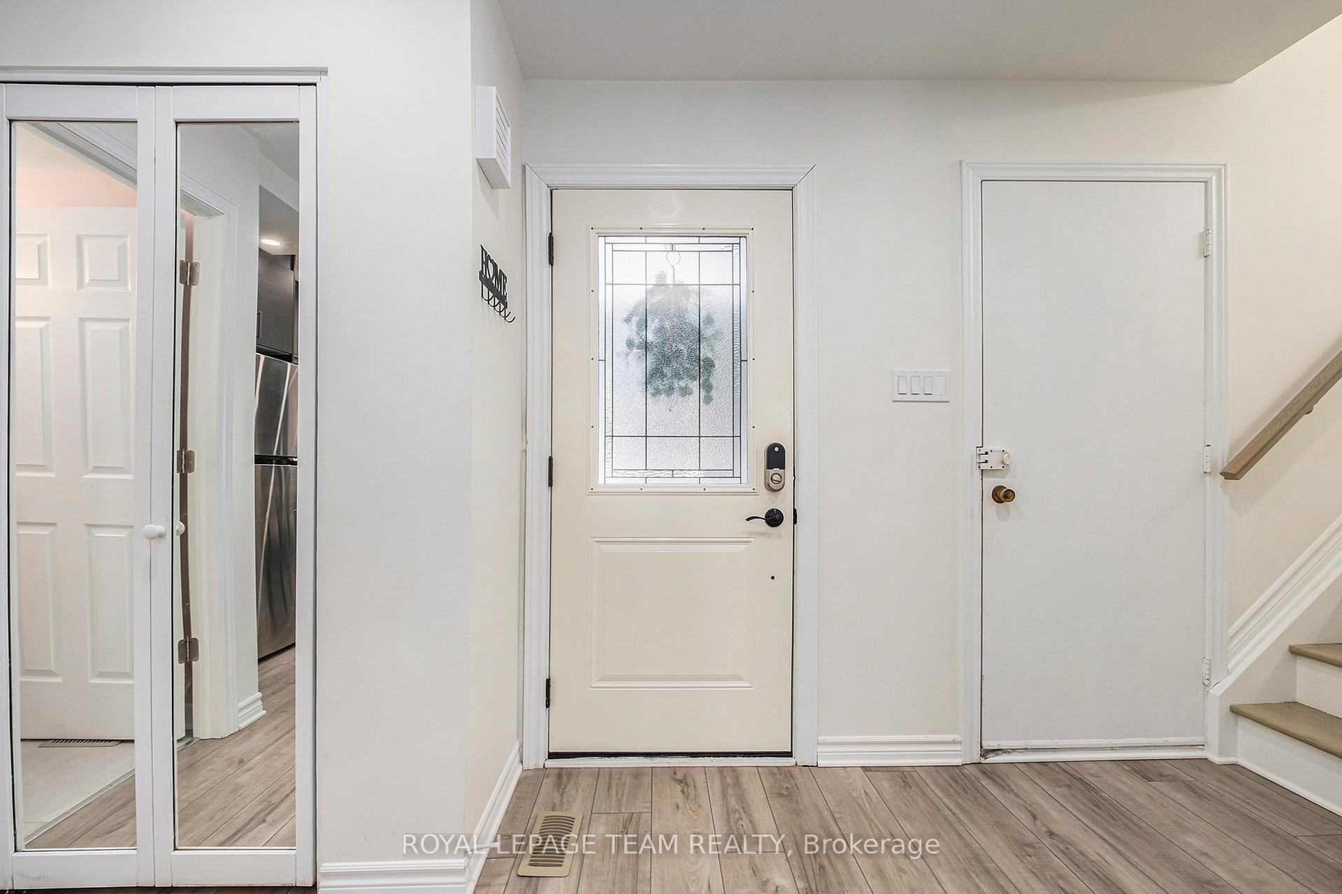 Photo 4 of 70 Cymbeline Drive, Ottawa, Westcliffe Estates — HOMEH