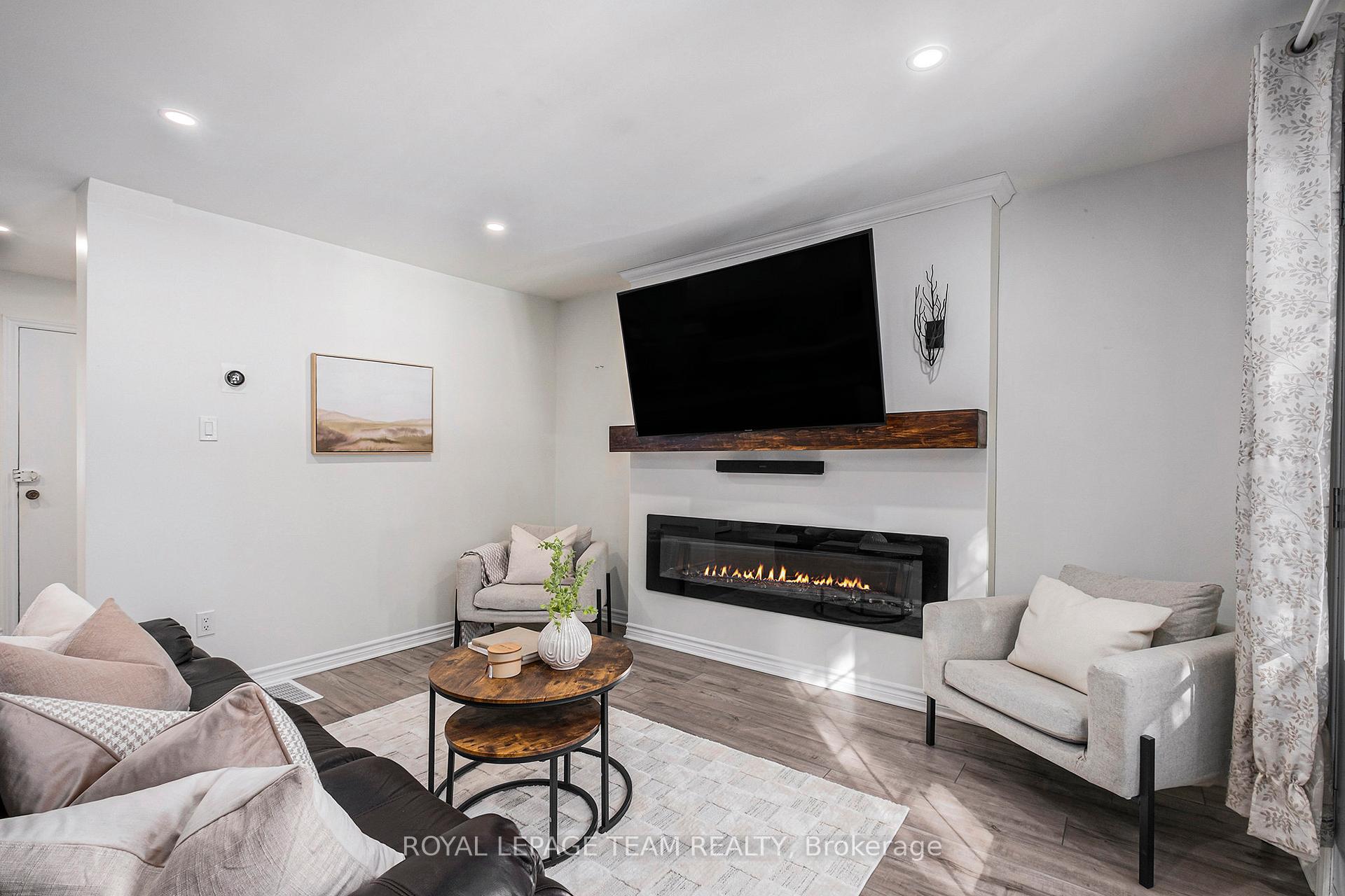 Photo 2 of 70 Cymbeline Drive, Ottawa, Westcliffe Estates — HOMEH