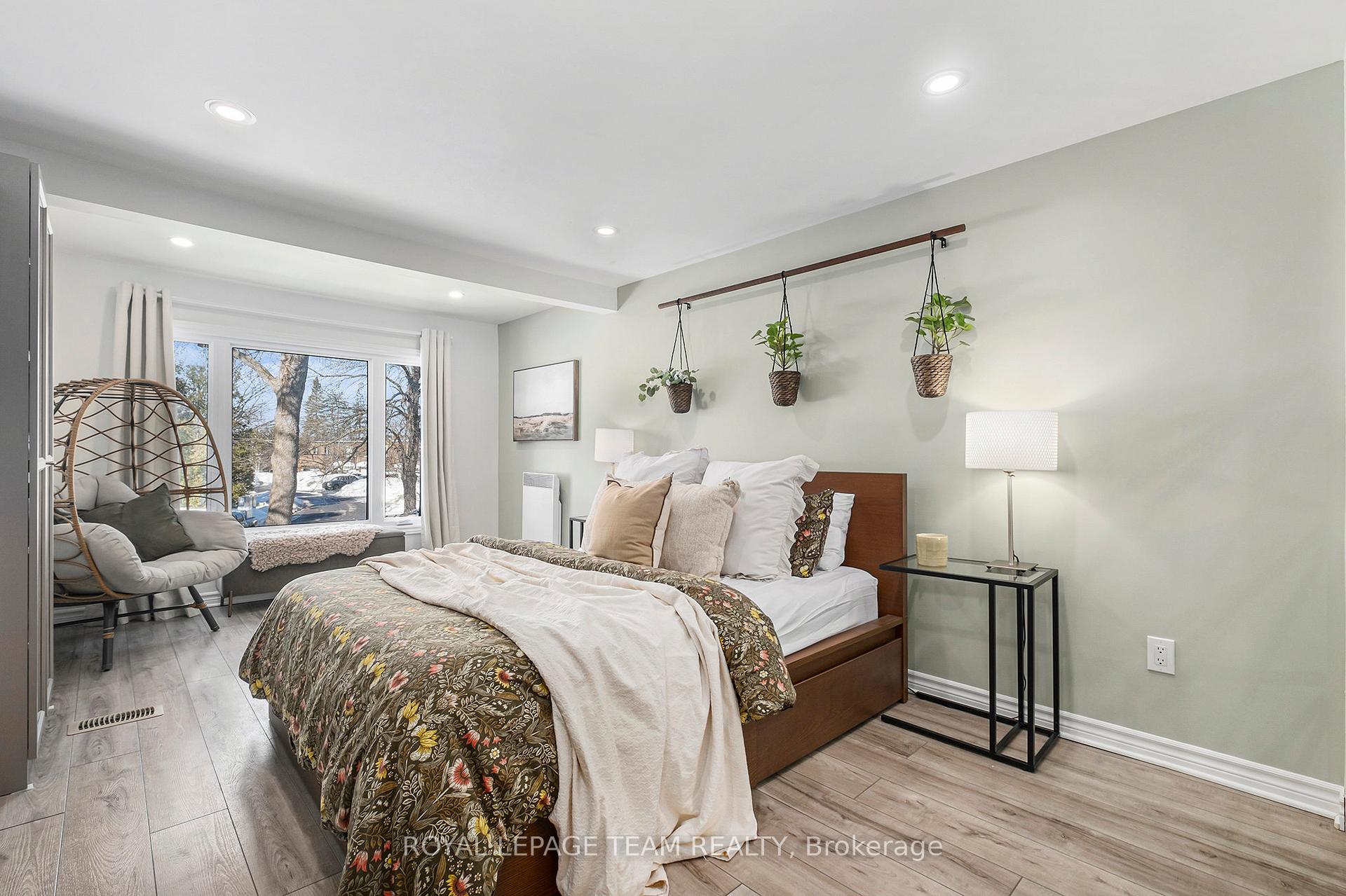 Photo 16 of 70 Cymbeline Drive, Ottawa, Westcliffe Estates — HOMEH
