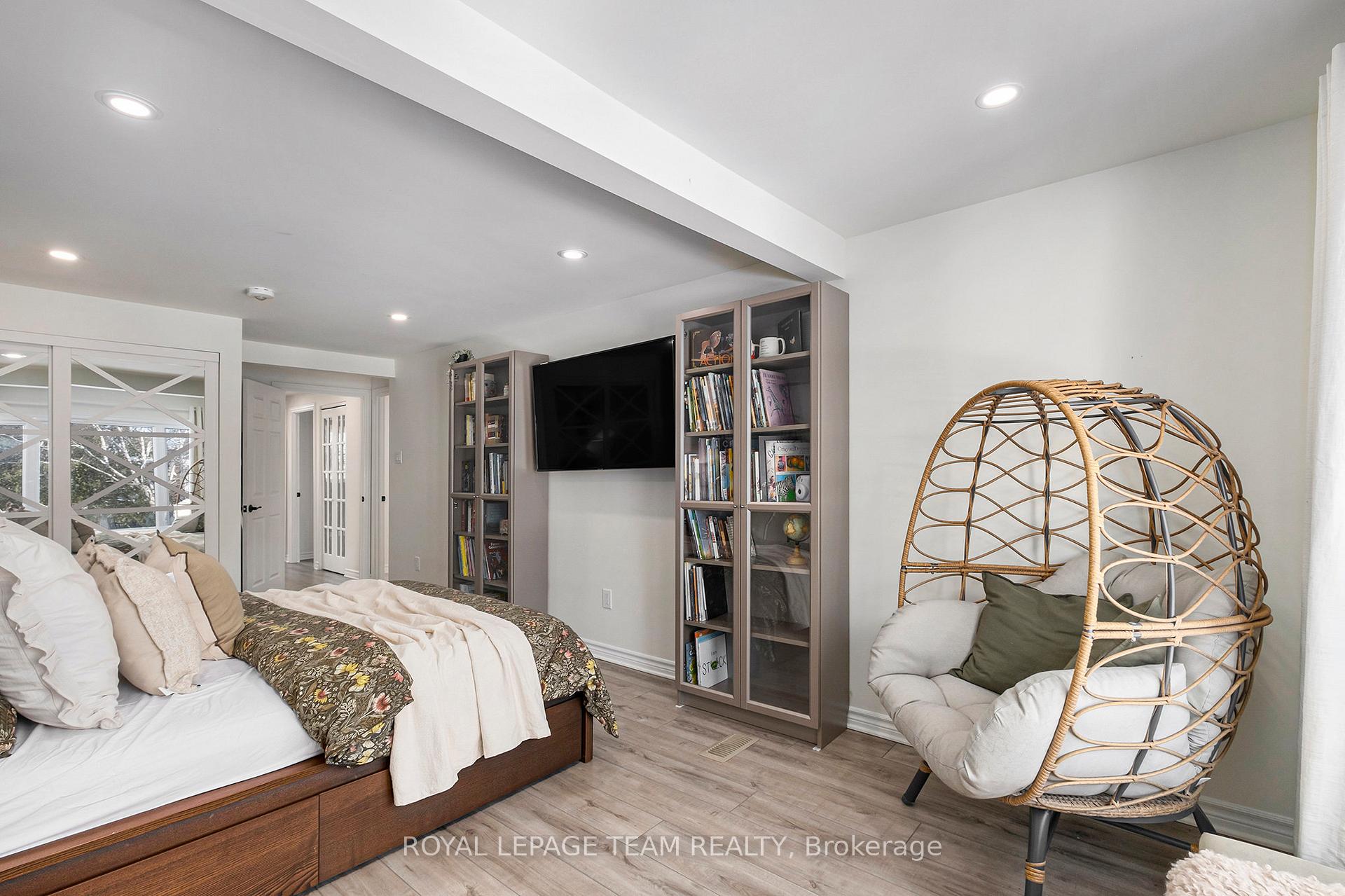 Photo 17 of 70 Cymbeline Drive, Ottawa, Westcliffe Estates — HOMEH
