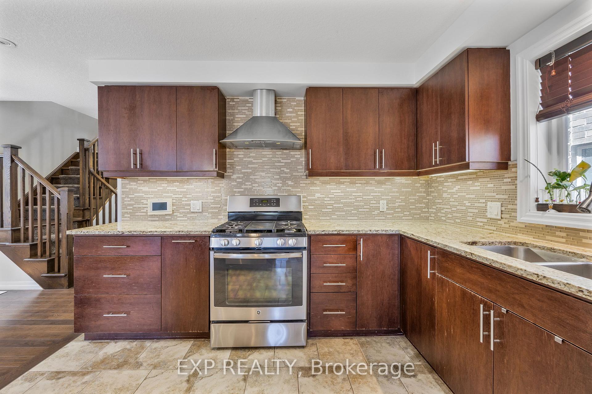 Photo 16 of 620 Montpellier Drive, Waterloo — HOMEH