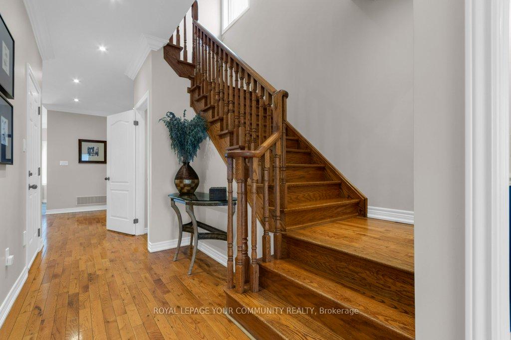 Photo 9 of 39 Boticelli Way, Vaughan, Vellore Village — HOMEH