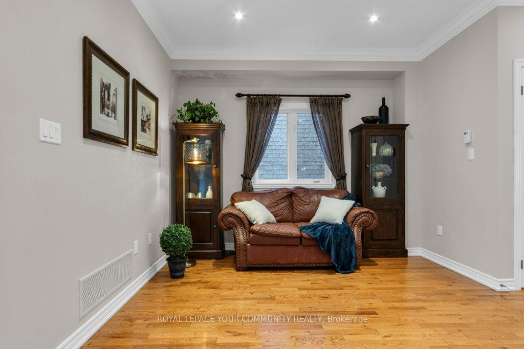 Photo 11 of 39 Boticelli Way, Vaughan, Vellore Village — HOMEH
