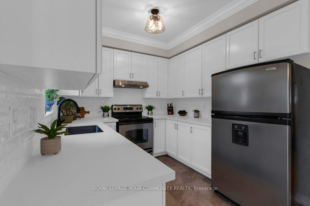 Photo 16 of 39 Boticelli Way, Vaughan, Vellore Village — HOMEH