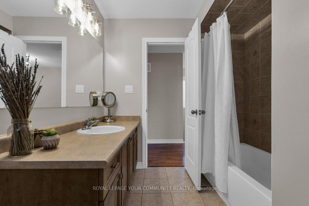 Photo 30 of 39 Boticelli Way, Vaughan, Vellore Village — HOMEH