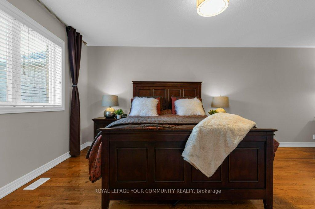 Photo 32 of 39 Boticelli Way, Vaughan, Vellore Village — HOMEH