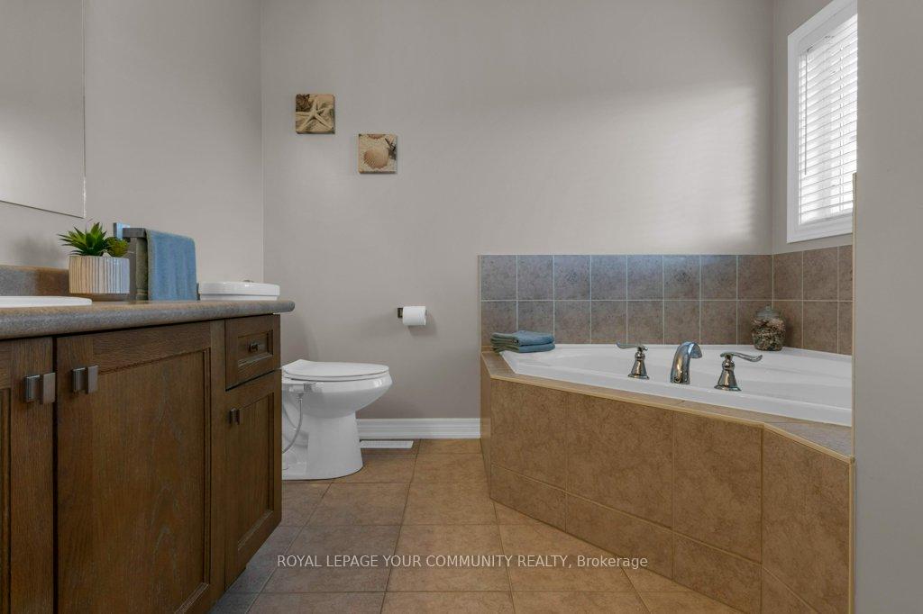 Photo 36 of 39 Boticelli Way, Vaughan, Vellore Village — HOMEH