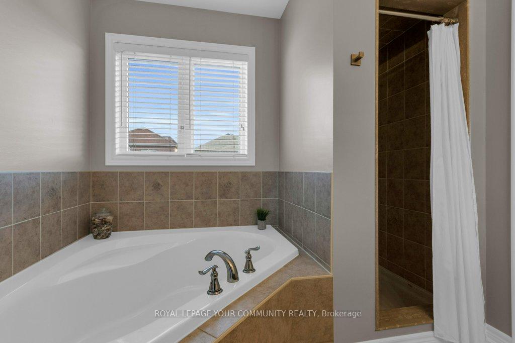 Photo 37 of 39 Boticelli Way, Vaughan, Vellore Village — HOMEH