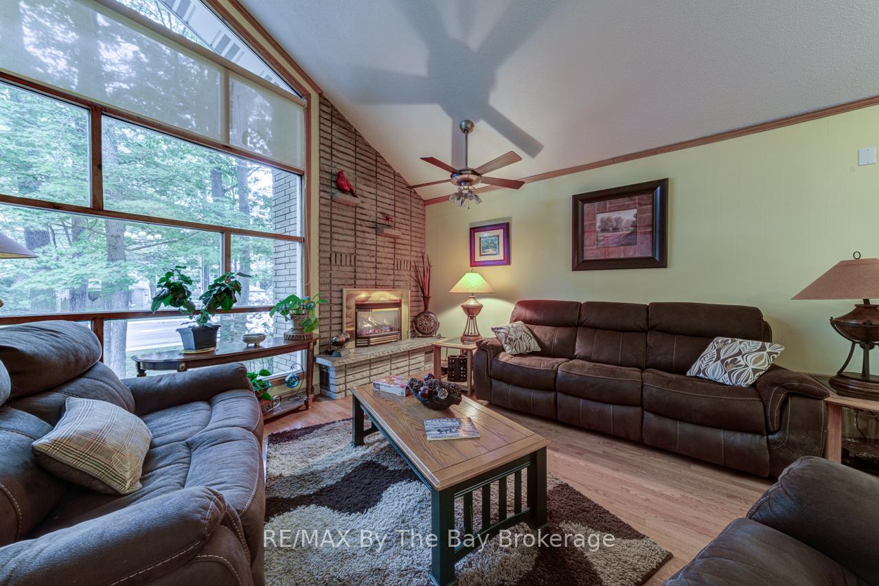 Photo 9 of 1819 River Road W, Wasaga Beach — HOMEH