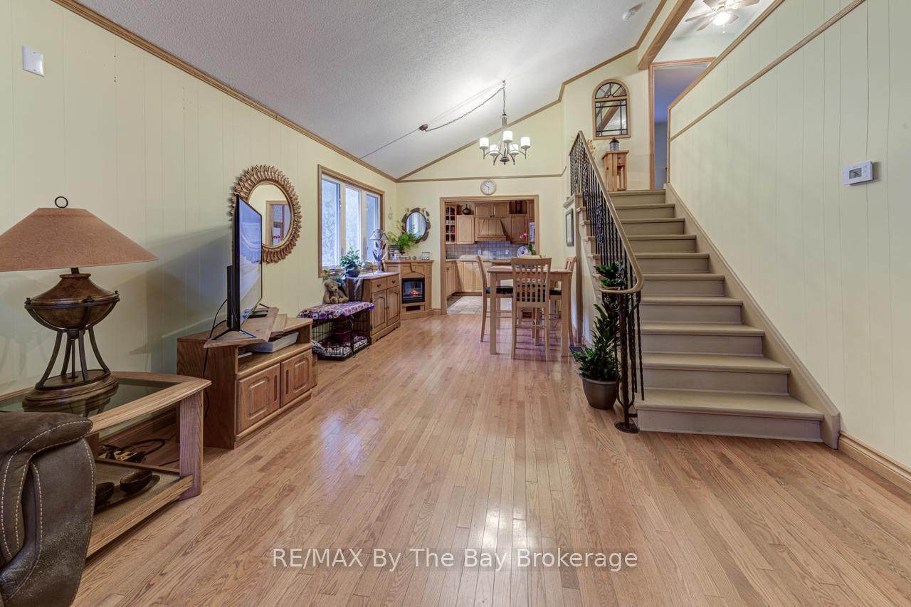 Photo 10 of 1819 River Road W, Wasaga Beach — HOMEH