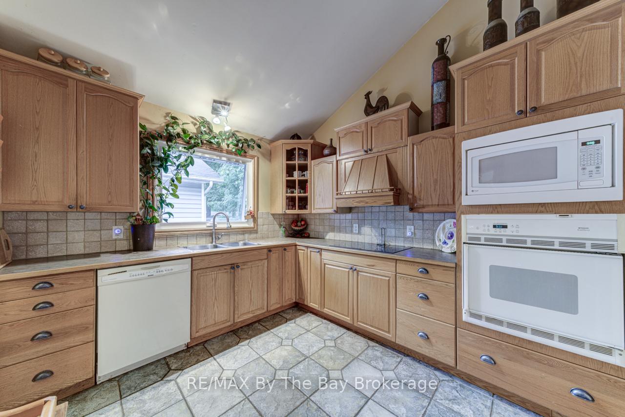 Photo 14 of 1819 River Road W, Wasaga Beach — HOMEH