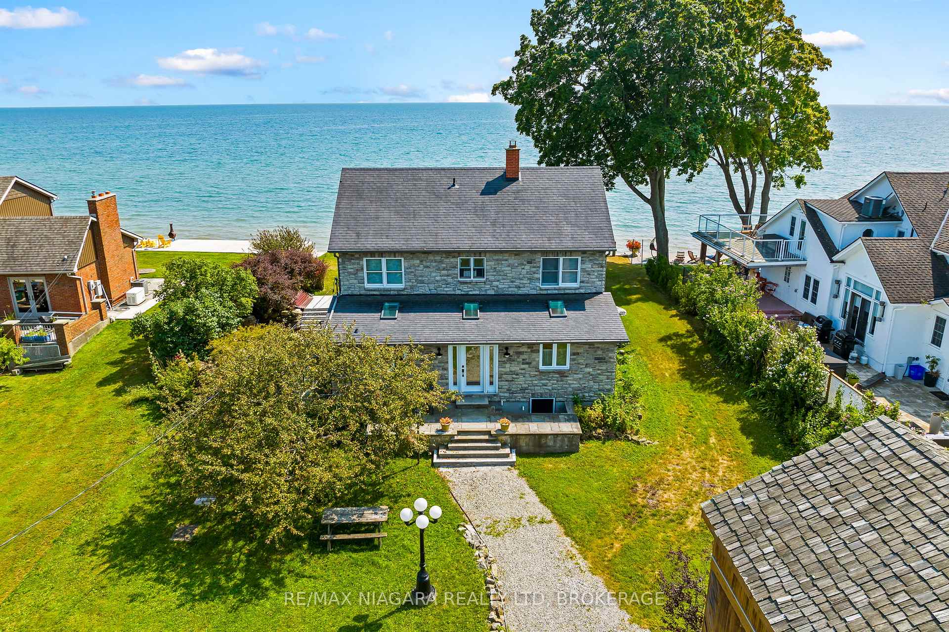 Photo 2 of 11825 Lakeshore Road, Wainfleet, Lakeshore — HOMEH