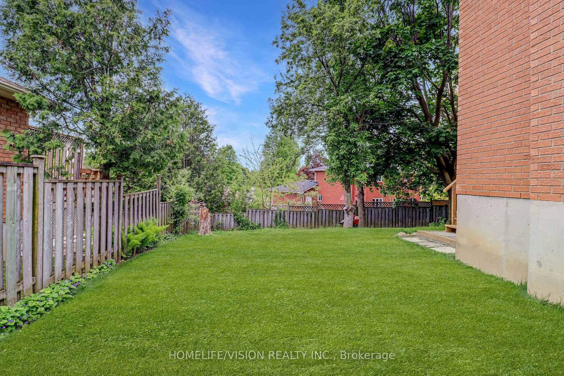 Photo 9 of 66 Munro Crescent, Uxbridge — HOMEH