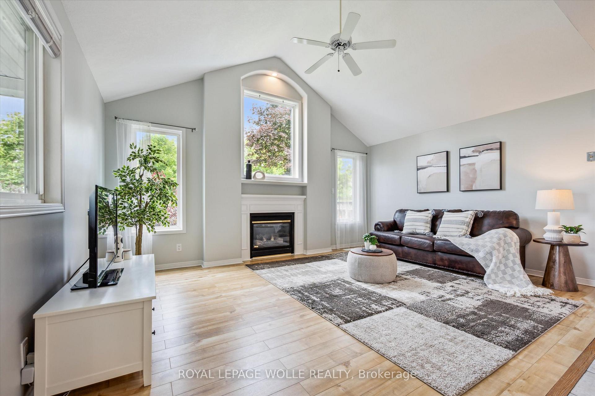 Photo 5 of 383 Beaver Creek Road, Waterloo — HOMEH
