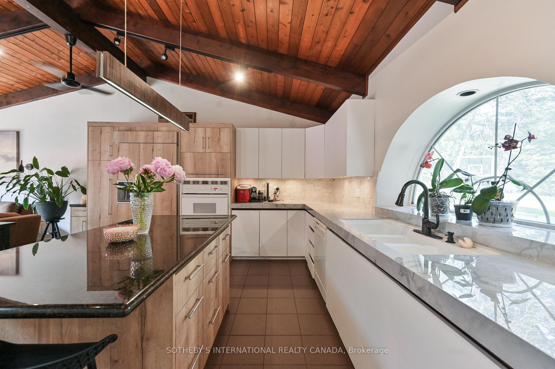 Photo 7 of 130 Monsheen Drive, Vaughan, East Woodbridge — HOMEH