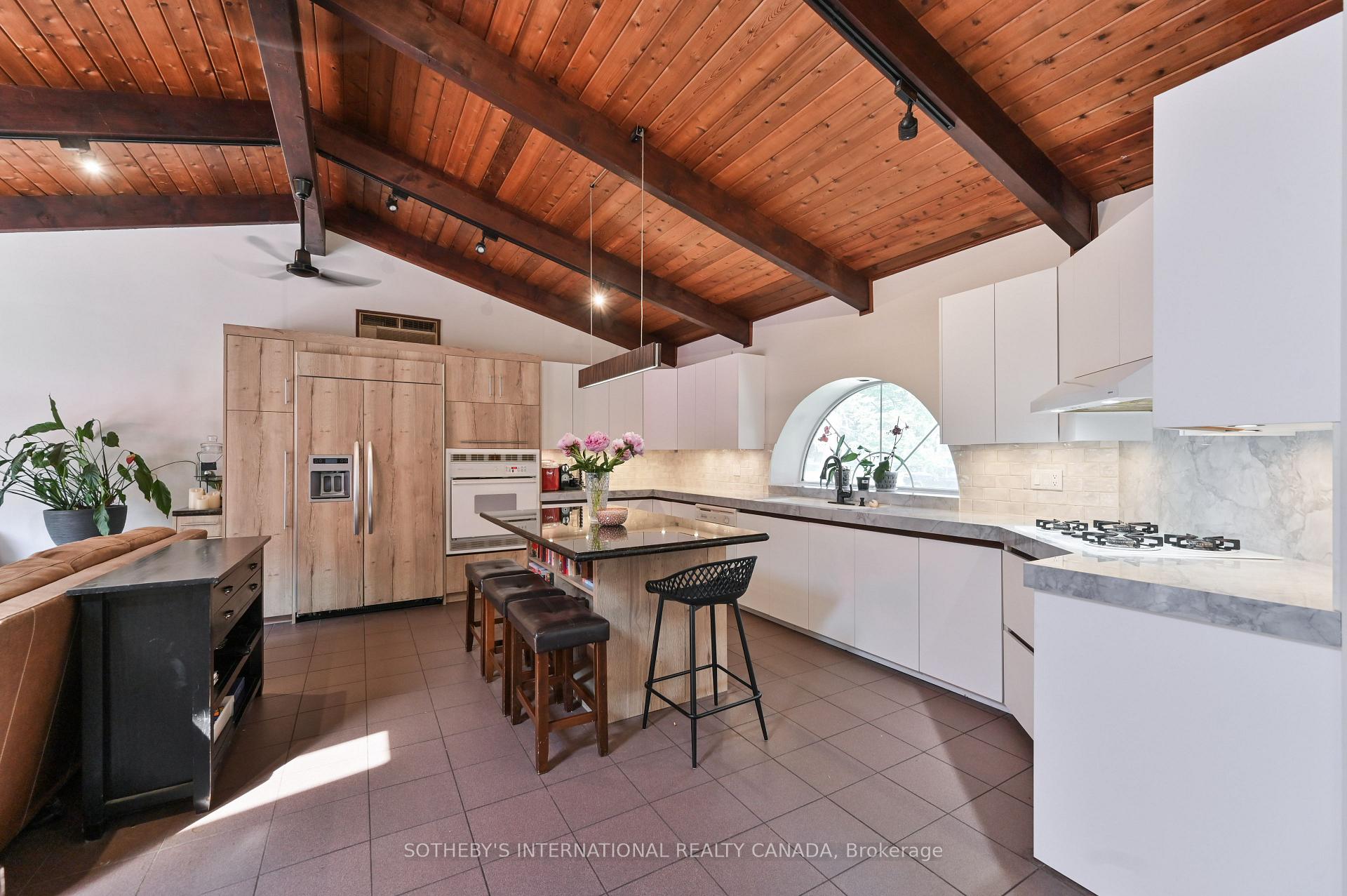 Photo 8 of 130 Monsheen Drive, Vaughan, East Woodbridge — HOMEH