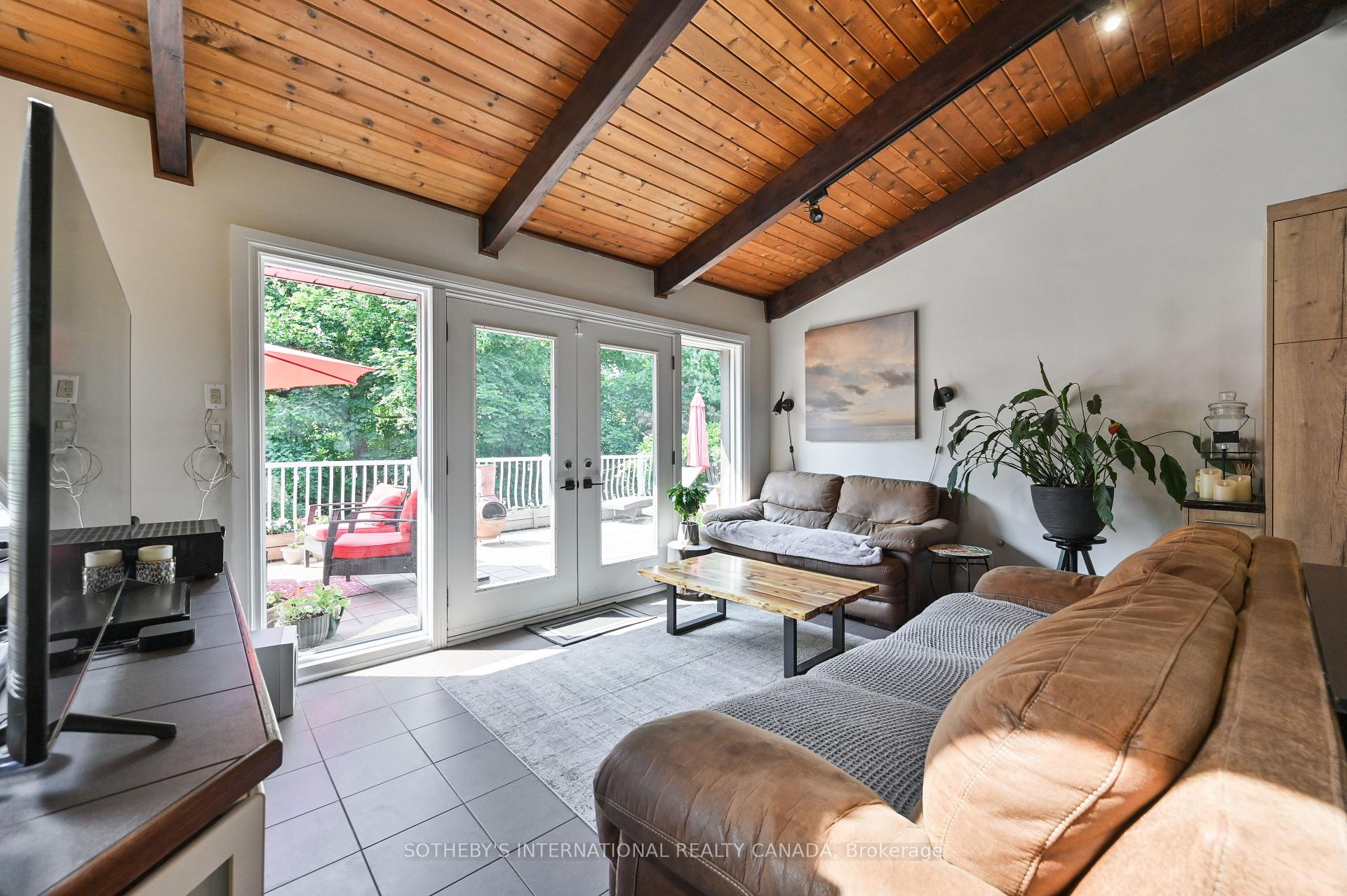 Photo 9 of 130 Monsheen Drive, Vaughan, East Woodbridge — HOMEH