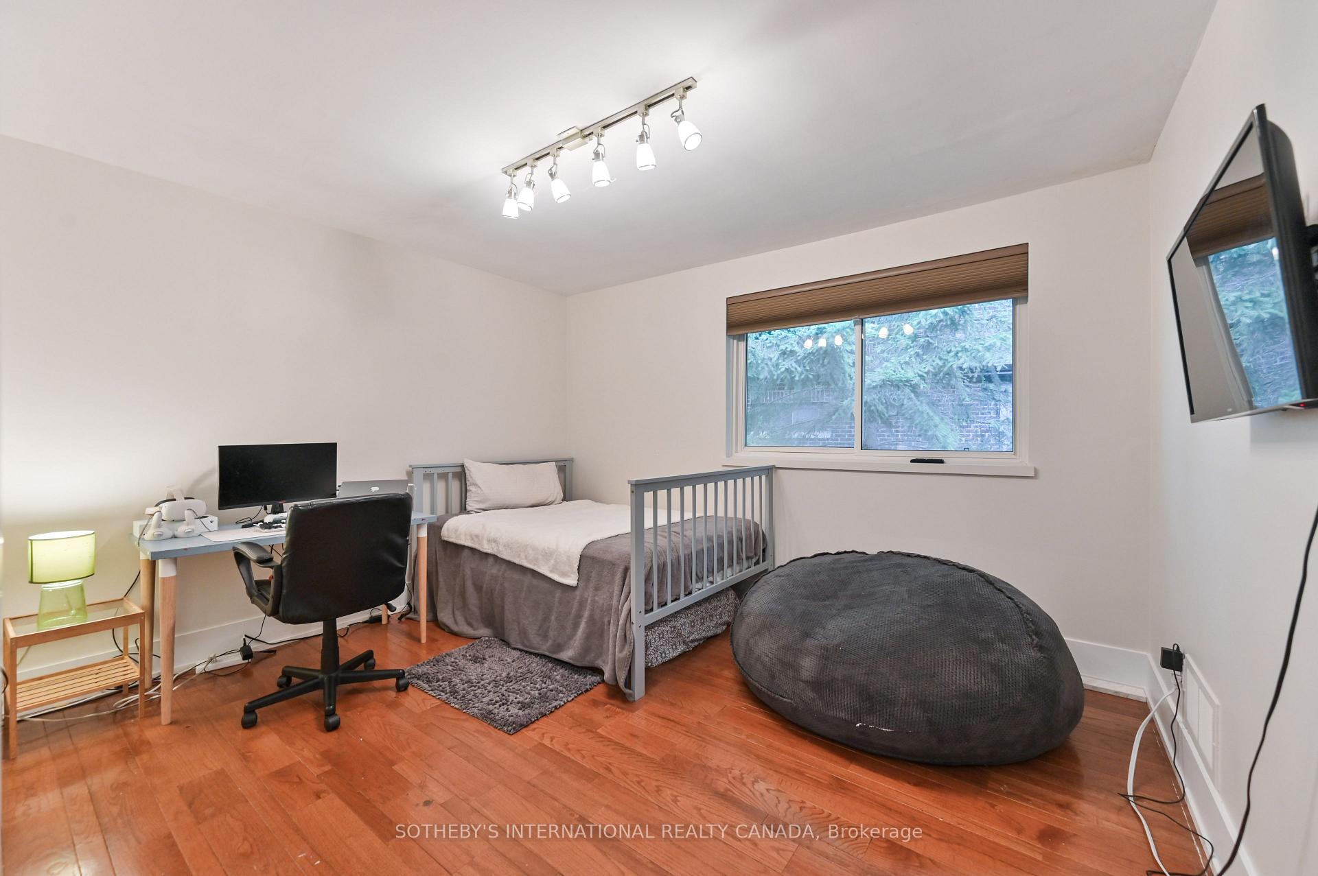 Photo 14 of 130 Monsheen Drive, Vaughan, East Woodbridge — HOMEH