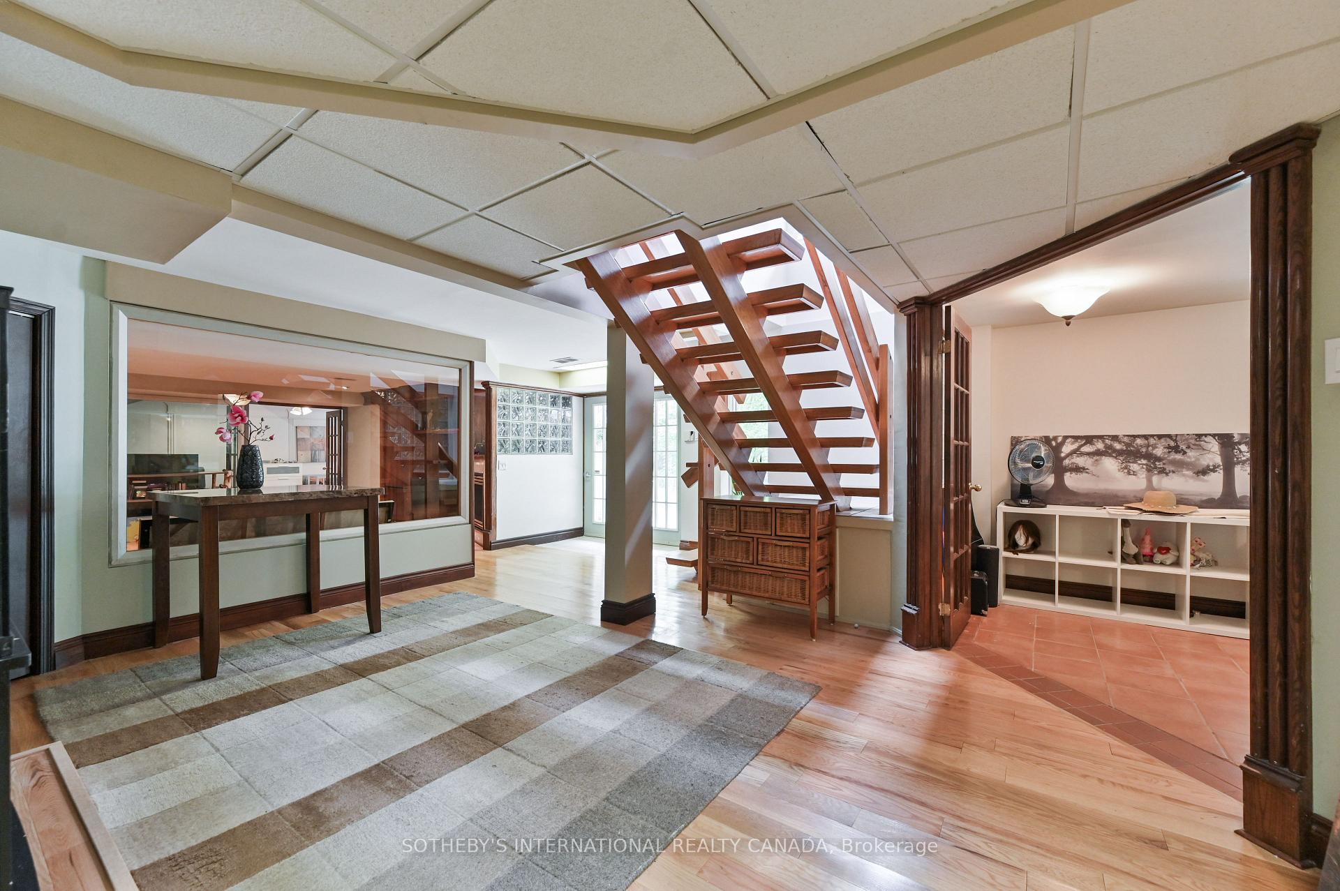 Photo 17 of 130 Monsheen Drive, Vaughan, East Woodbridge — HOMEH