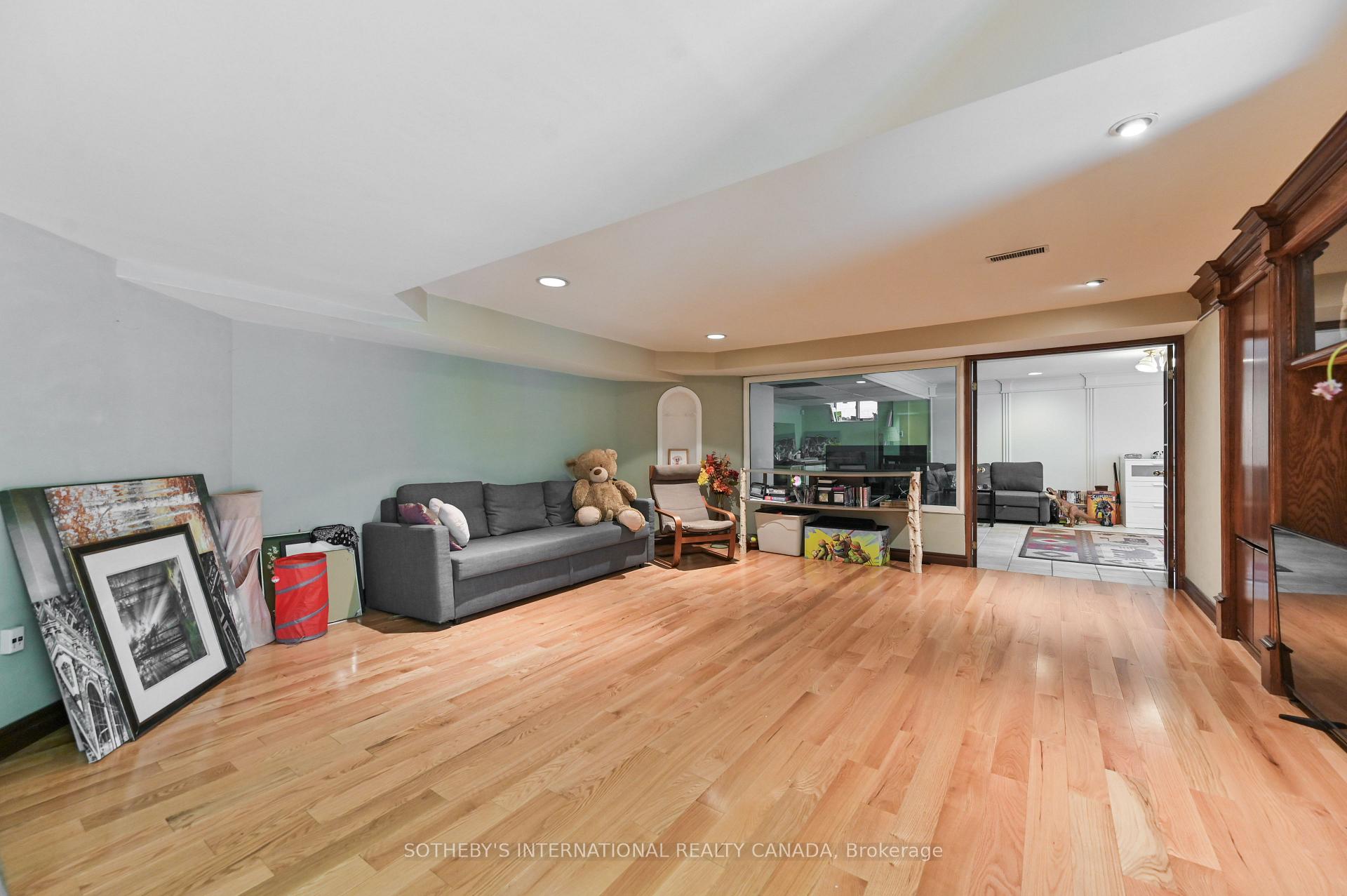 Photo 18 of 130 Monsheen Drive, Vaughan, East Woodbridge — HOMEH