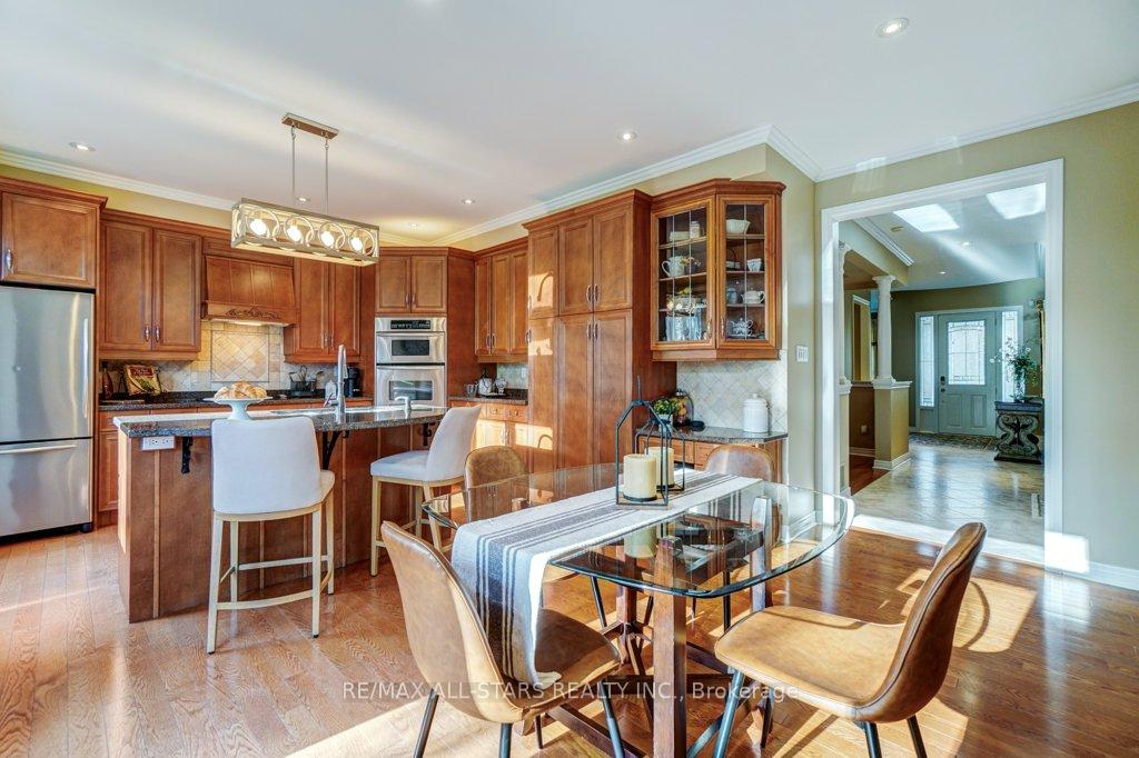 Photo 10 of 64 Button Crescent, Uxbridge — HOMEH