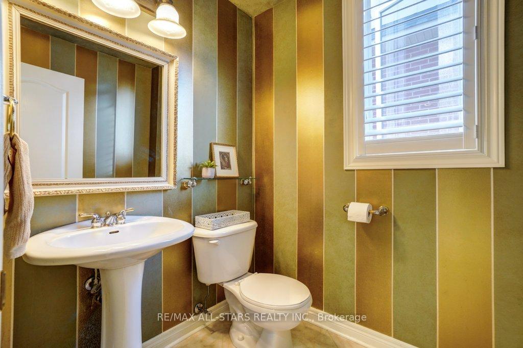 Photo 16 of 64 Button Crescent, Uxbridge — HOMEH