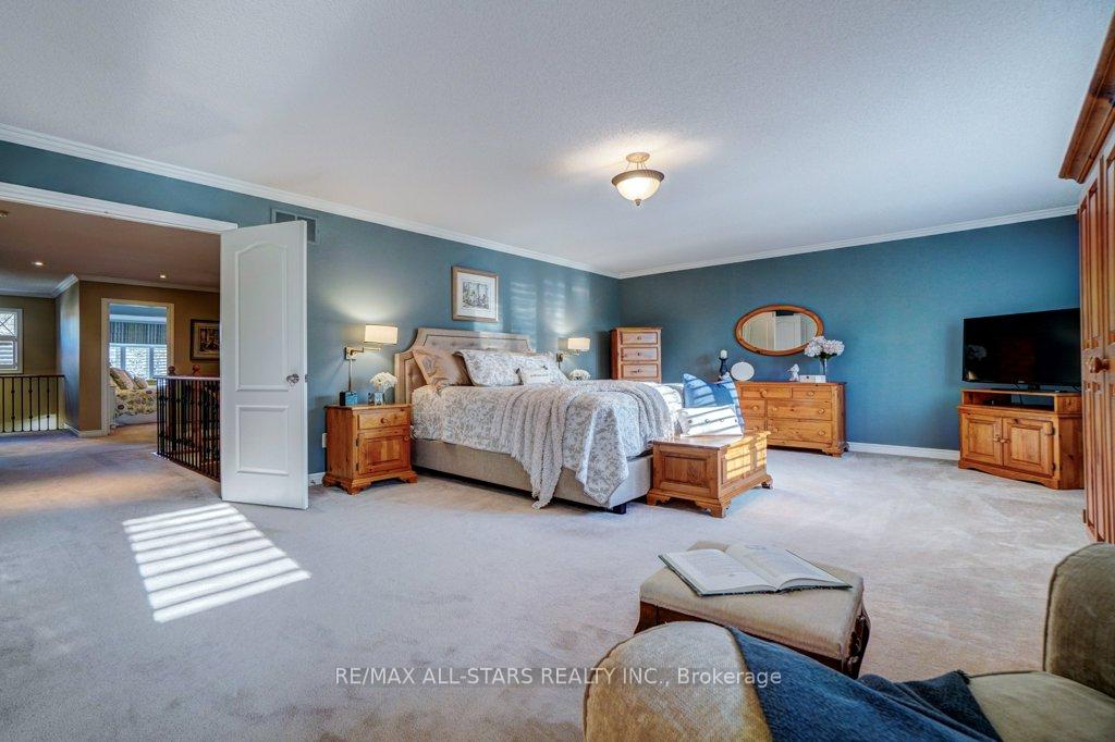 Photo 17 of 64 Button Crescent, Uxbridge — HOMEH