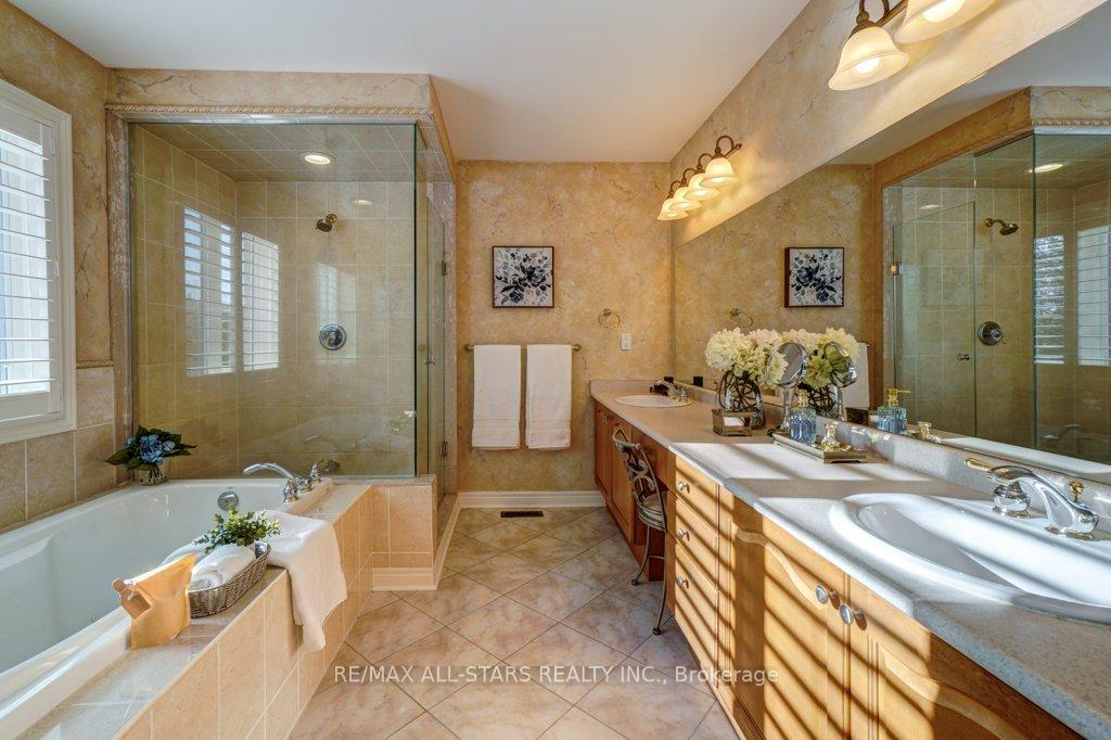 Photo 18 of 64 Button Crescent, Uxbridge — HOMEH