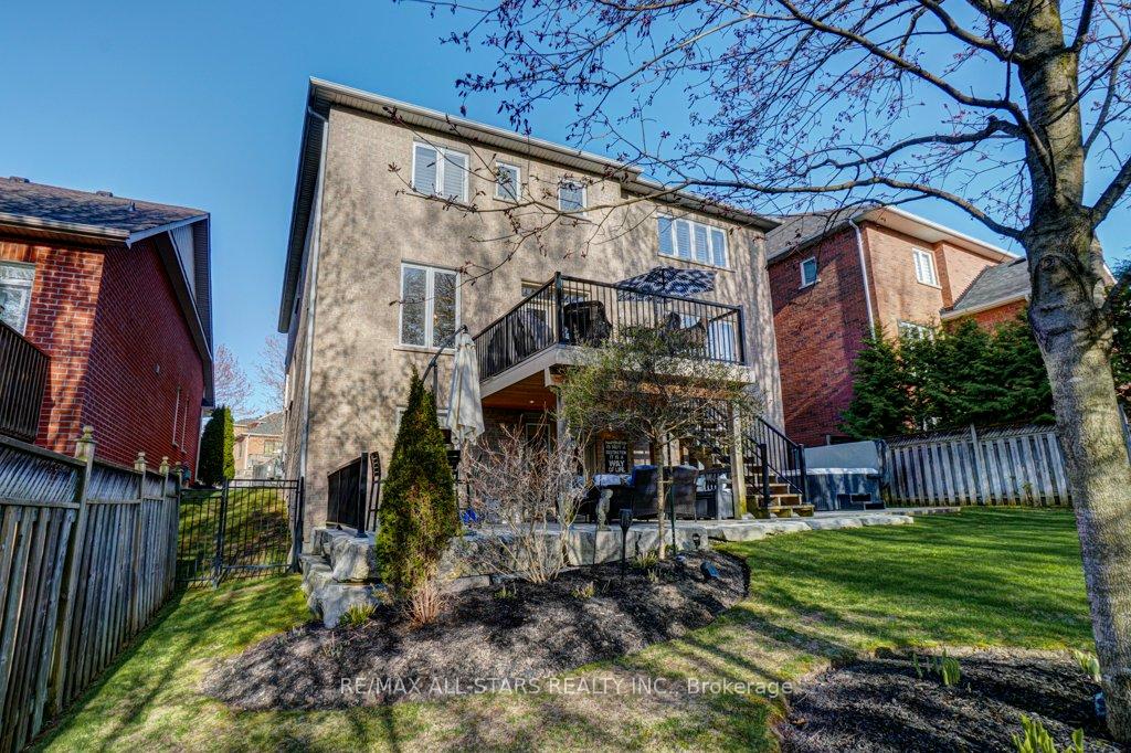 Photo 35 of 64 Button Crescent, Uxbridge — HOMEH