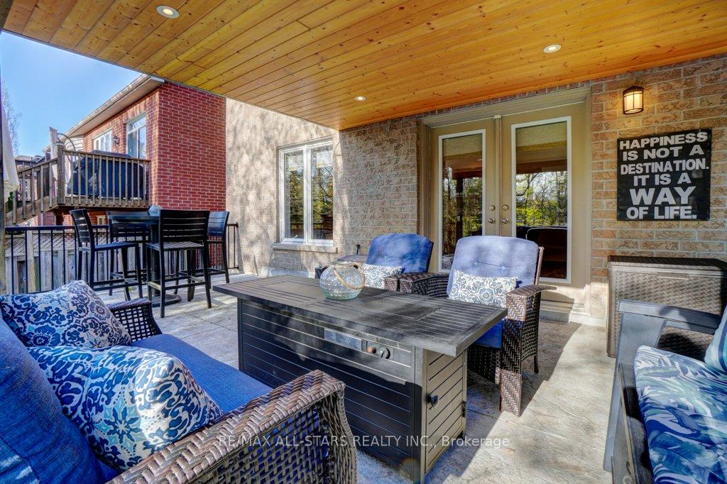Photo 39 of 64 Button Crescent, Uxbridge — HOMEH