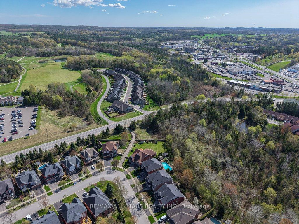 Photo 49 of 64 Button Crescent, Uxbridge — HOMEH