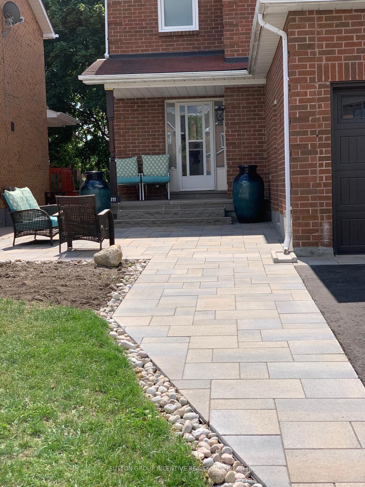 Photo 1 of 111 Pentland Crescent, Vaughan, Maple — HOMEH