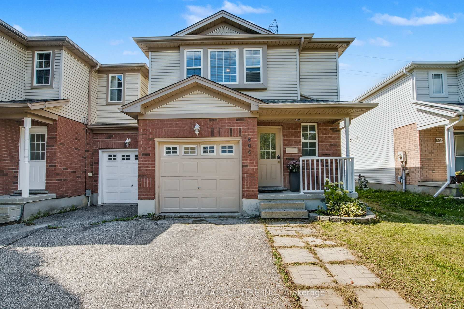 Photo 1 of 606 Brandenburg Boulevard, Waterloo, Clair Hills — HOMEH