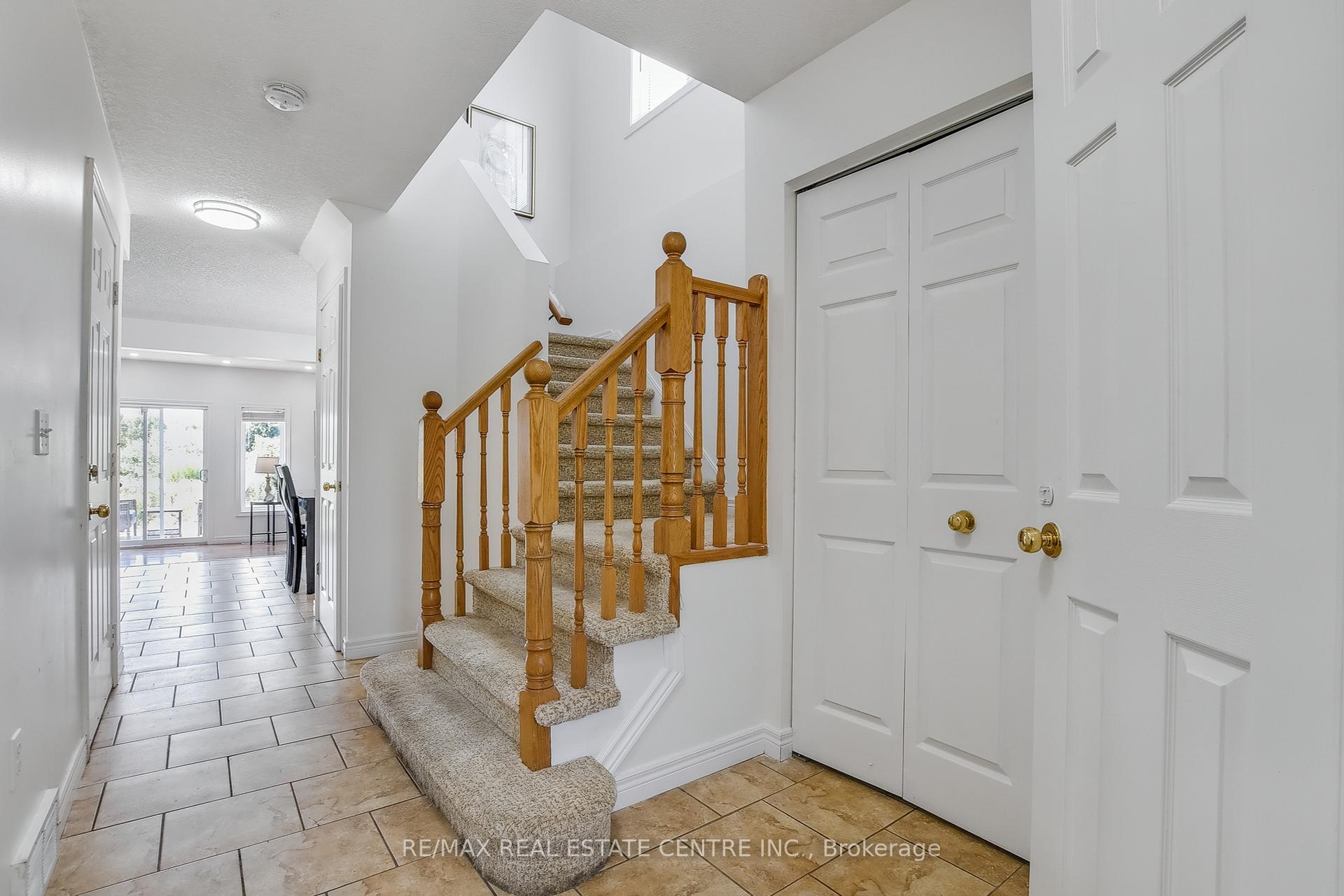 Photo 5 of 606 Brandenburg Boulevard, Waterloo, Clair Hills — HOMEH