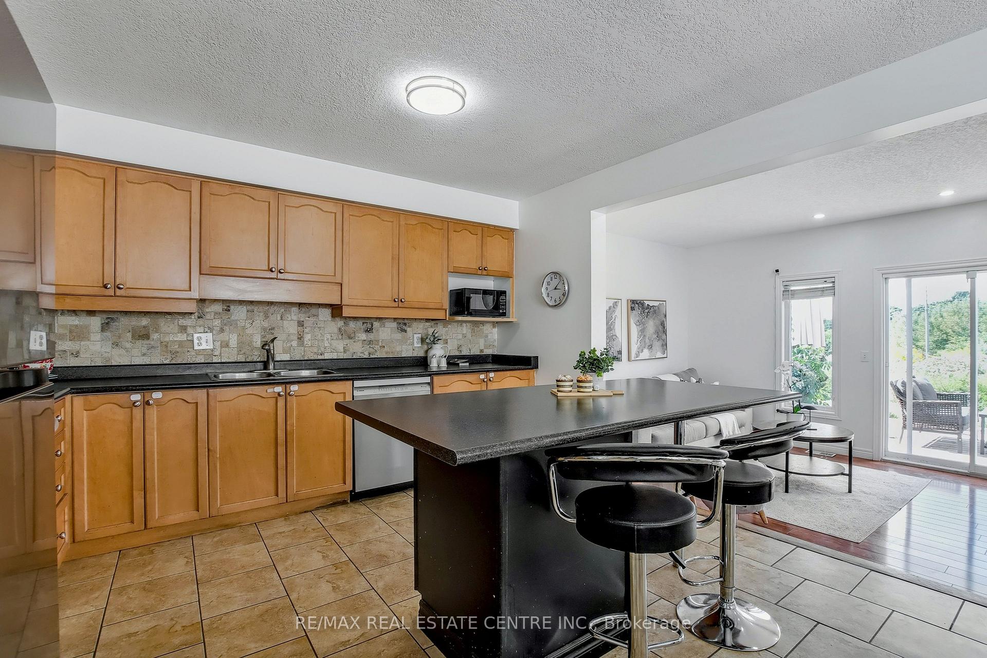 Photo 6 of 606 Brandenburg Boulevard, Waterloo, Clair Hills — HOMEH