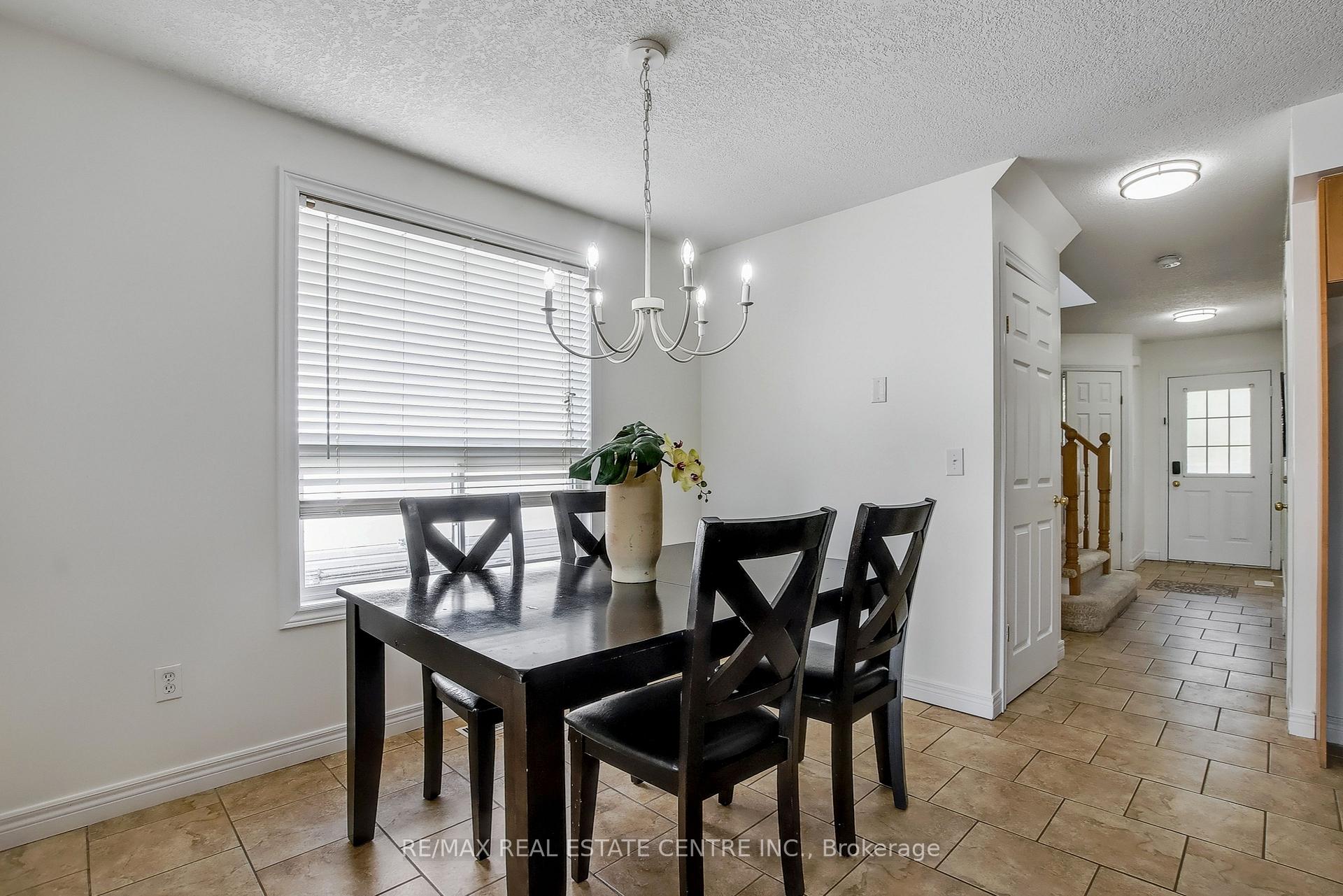 Photo 11 of 606 Brandenburg Boulevard, Waterloo, Clair Hills — HOMEH