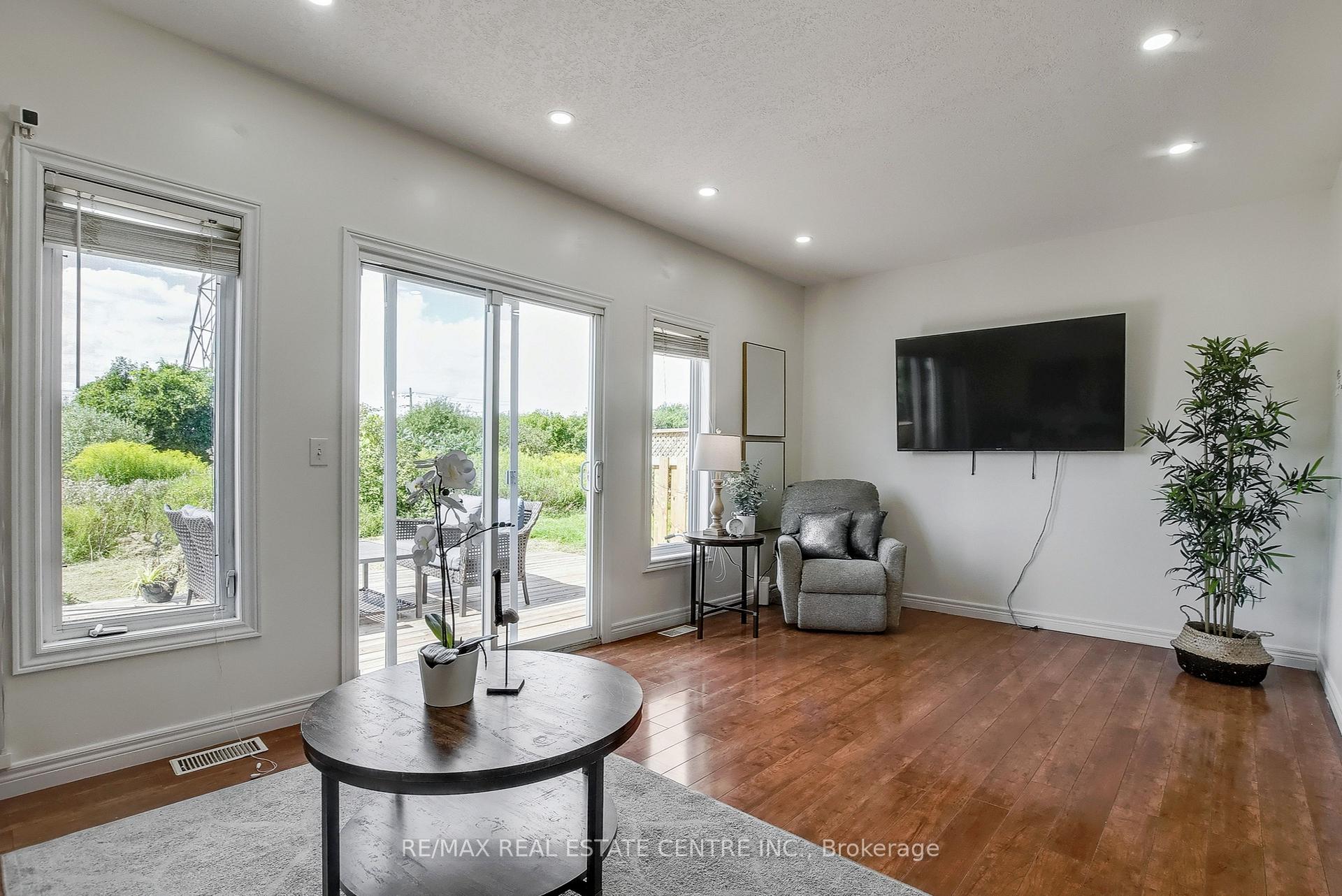 Photo 14 of 606 Brandenburg Boulevard, Waterloo, Clair Hills — HOMEH