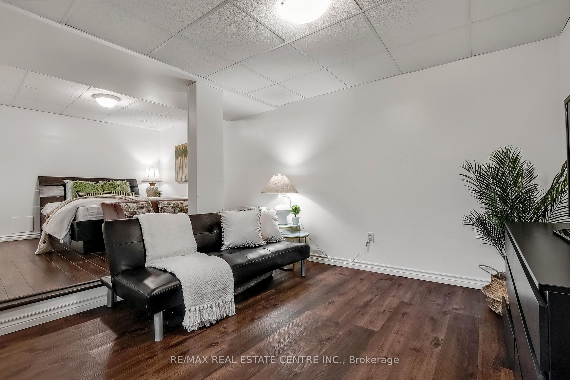 Photo 27 of 606 Brandenburg Boulevard, Waterloo, Clair Hills — HOMEH